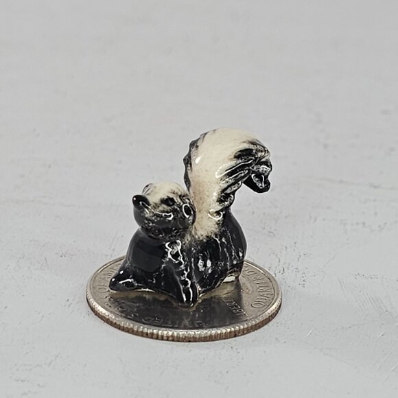 Hagen Renaker Baby Skunk Textured Miniature Figurine - Picture 8 of 8